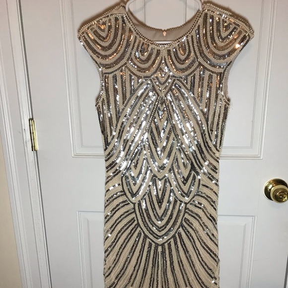 Dresses & Skirts - Midi Sequin Dress